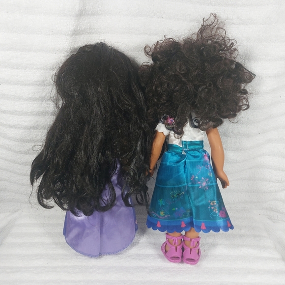 Disney Encanto Mirabel And Isabela Dolls Play Toy Christmas Sisters & Outfits - Picture 2 of 6